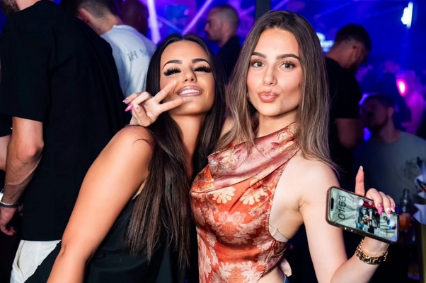 theclub1306261